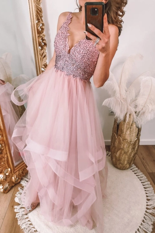 Różowa sukienka maxi z asymetrycznym dołem